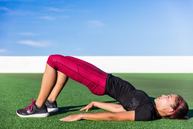 Treinadora explica como fazer 6 exercícios para acabar com a celulite